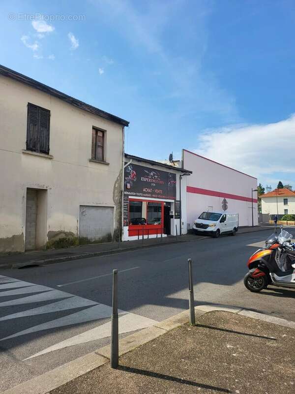 Appartement à PIERRE-BENITE