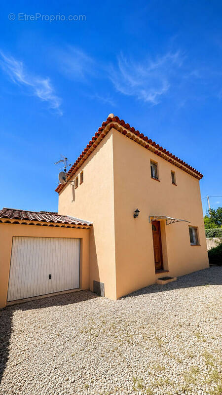 Maison à GREASQUE