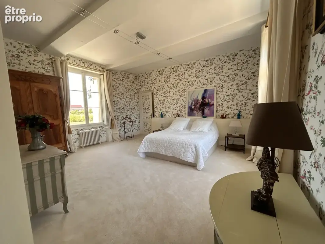 Exceptionnel château XIXème rénové sur 24ha avec piscine - photo 26