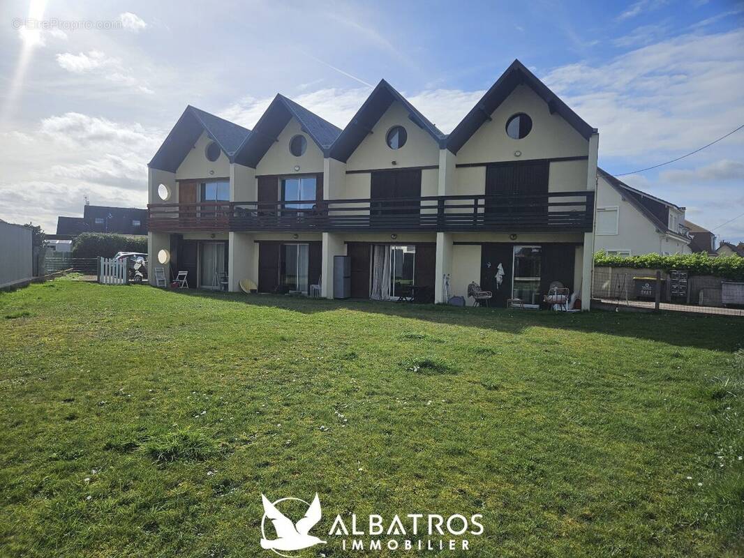 Appartement à COLLEVILLE-MONTGOMERY