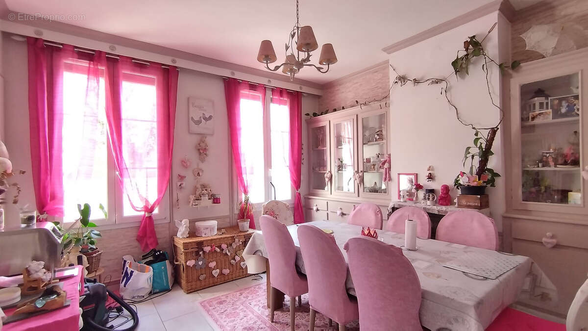 Maison à SAINTE-GENEVIEVE