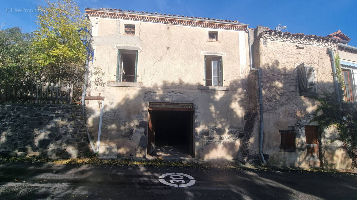 Maison à TOURZEL-RONZIERES