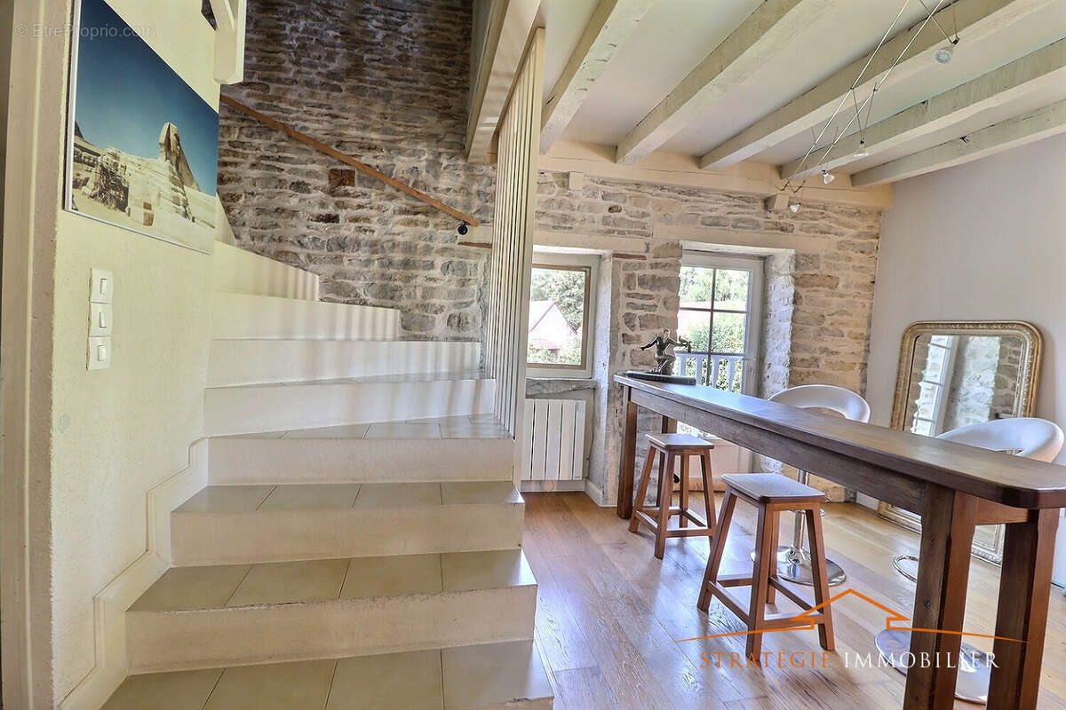 Maison à SAINT-MARTIN-DU-TARTRE