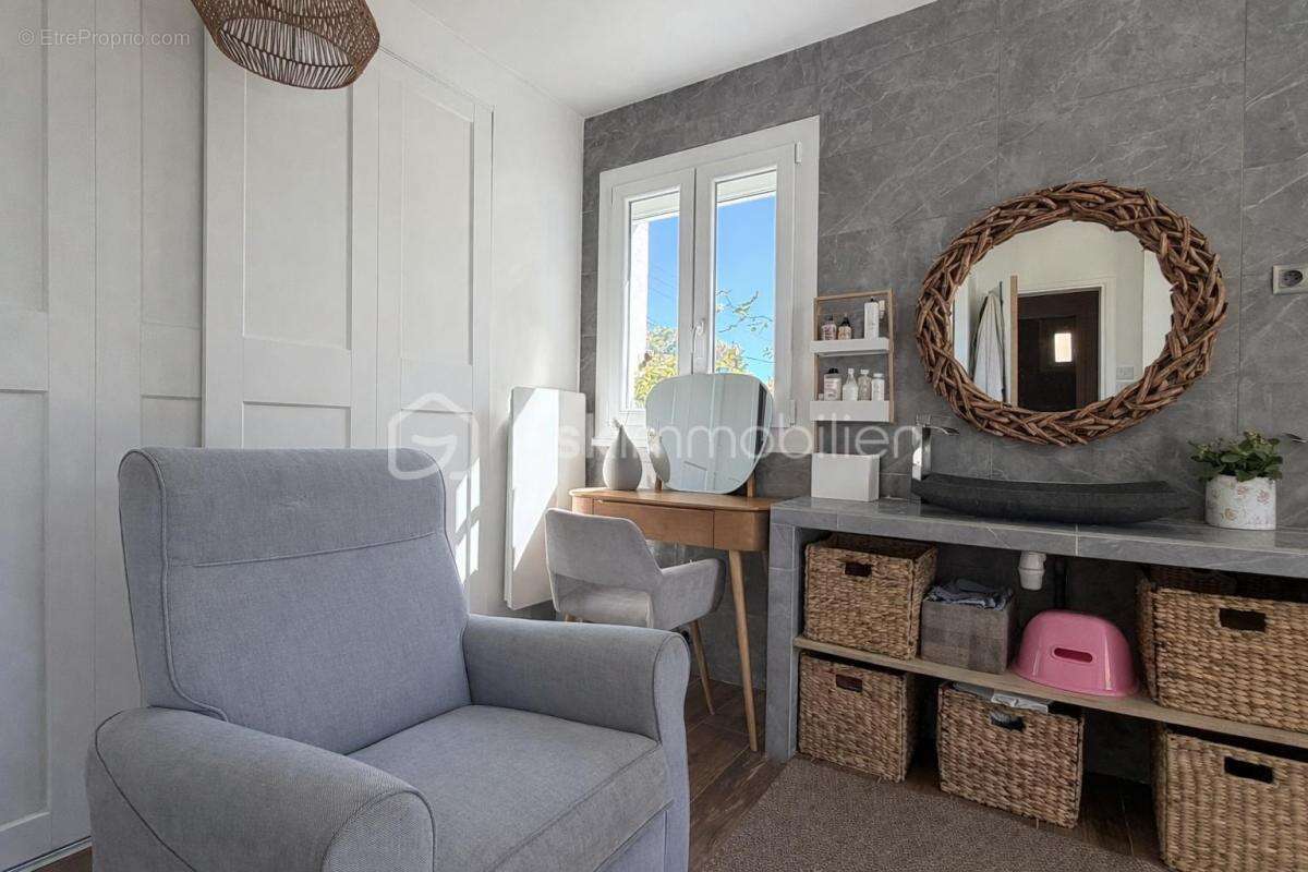 Maison à SAINT-LAURENT-DU-VAR