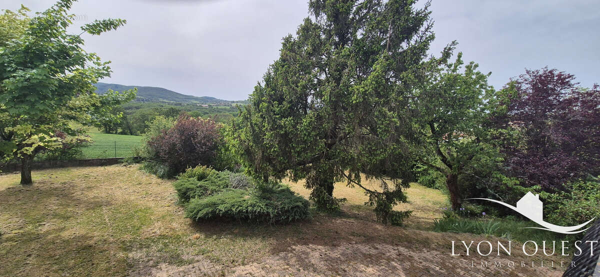 Maison à LA TOUR-DE-SALVAGNY