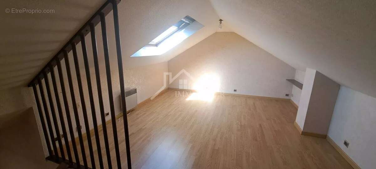 Pavillon de plain pied - 99m² hab + 2 garage - 1154m² de terrain - photo 12