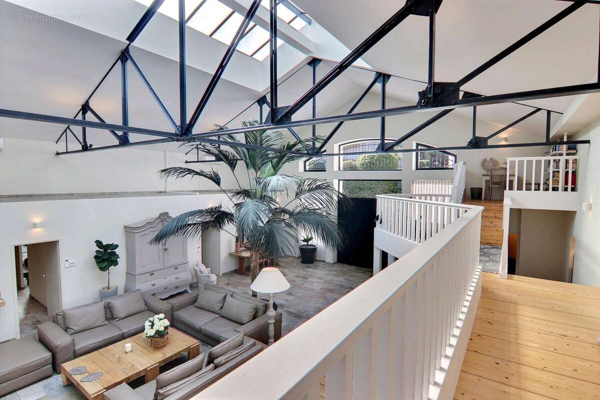 L'histoire continue. Bienvenue dans l'un des lofts les plus extraordinaires de Cannes à deux pas de la Croisette - photo 11