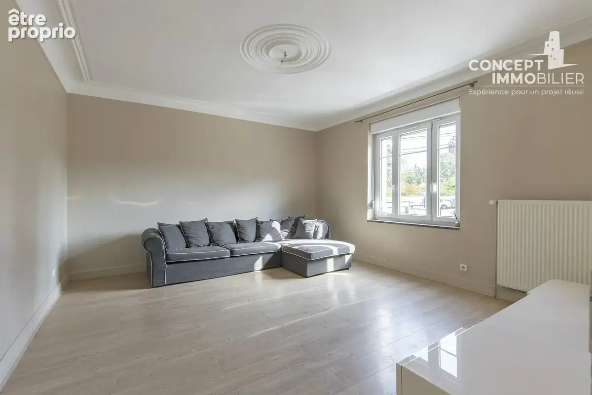 Maison de caractère – 180 m² – Terrasse et combles aménageables - photo 1