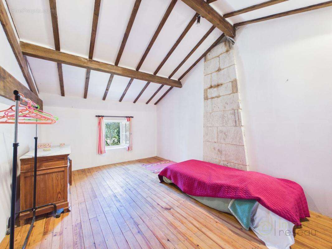 Maison 205 m² à Saint-Thomas-De-Conac  - photo 5