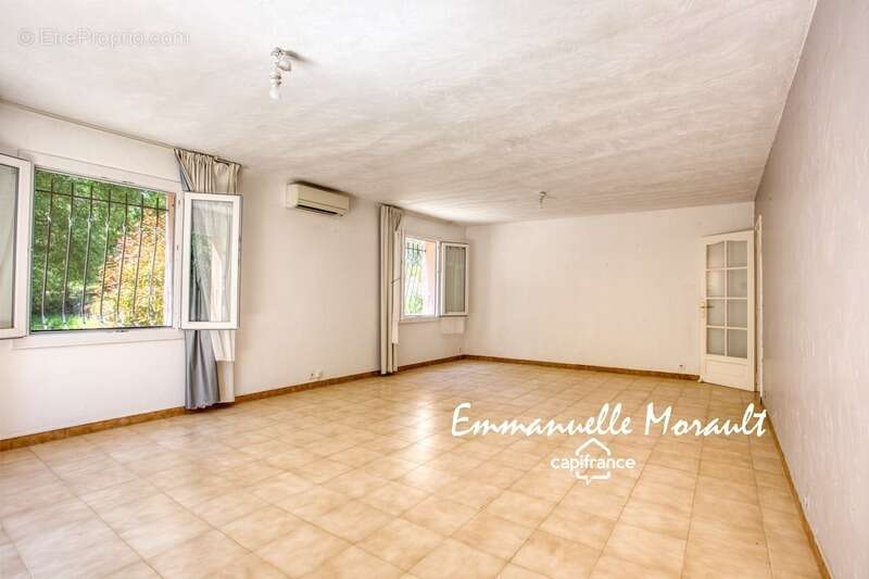 Maison à BAGNOLS-EN-FORET