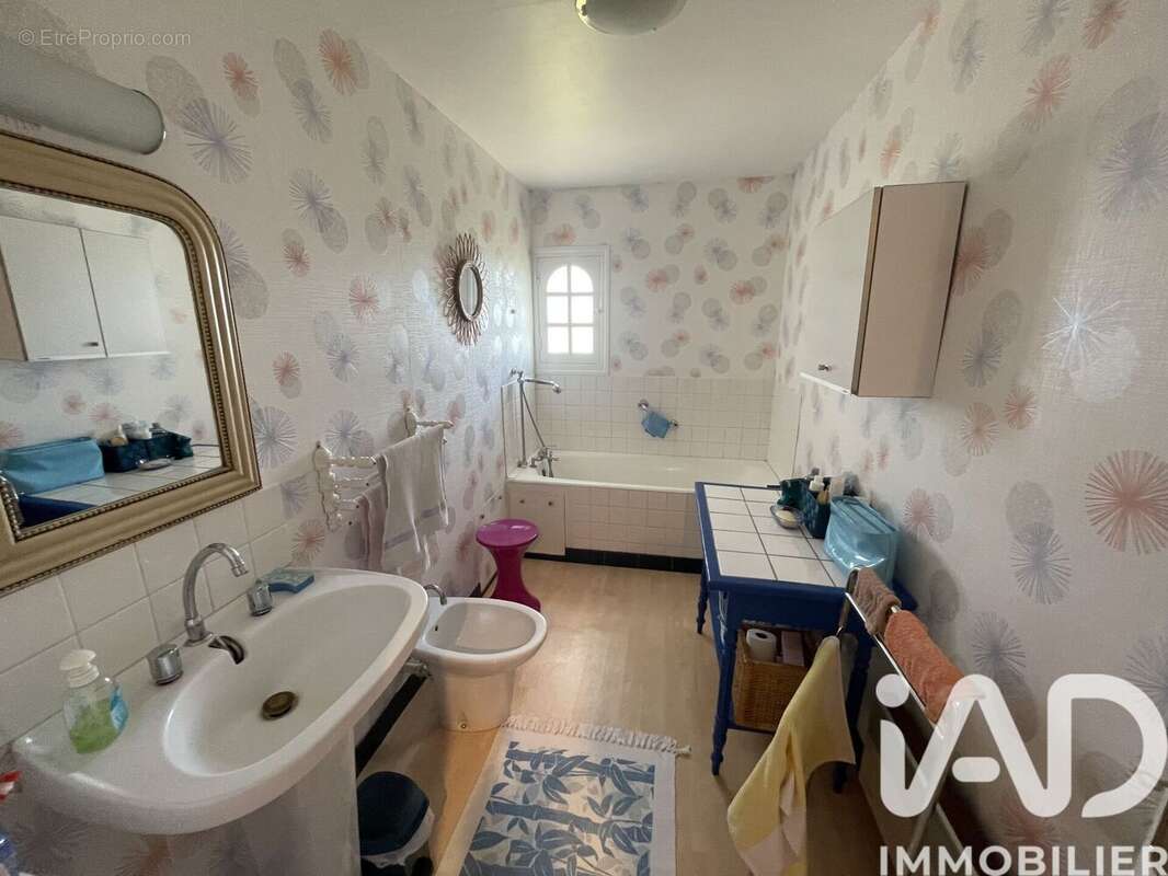 Maison 90 m² à Savigny  - photo 7
