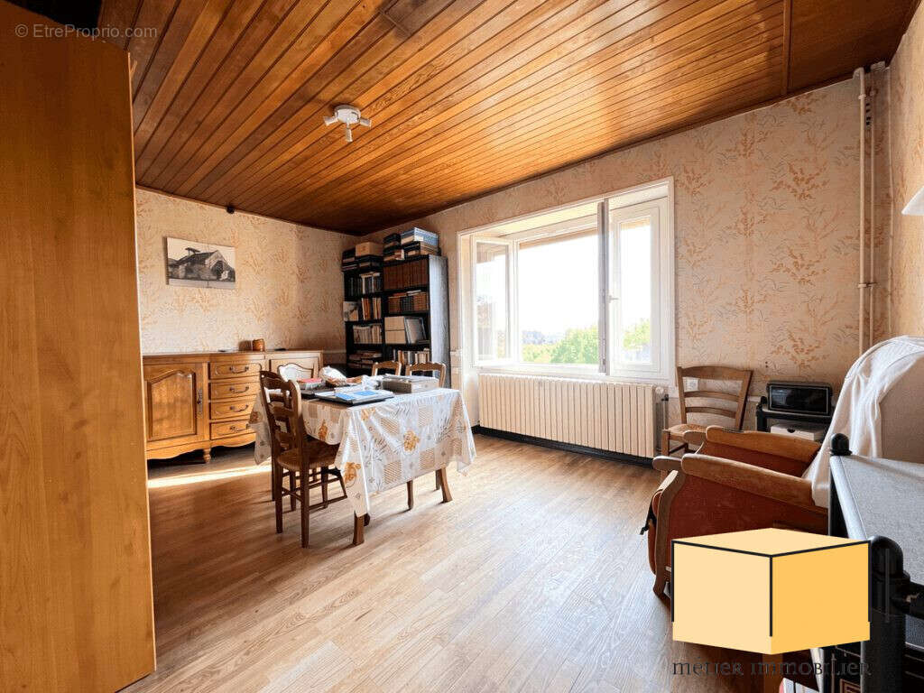 Maison à AMBLEON