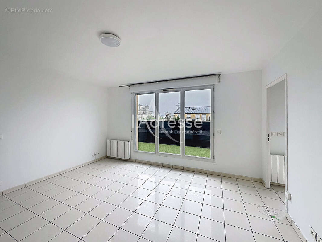 Appartement Chelles 2 pièce(s) 43 m2 Rooftop sur Chelles ! - photo 3