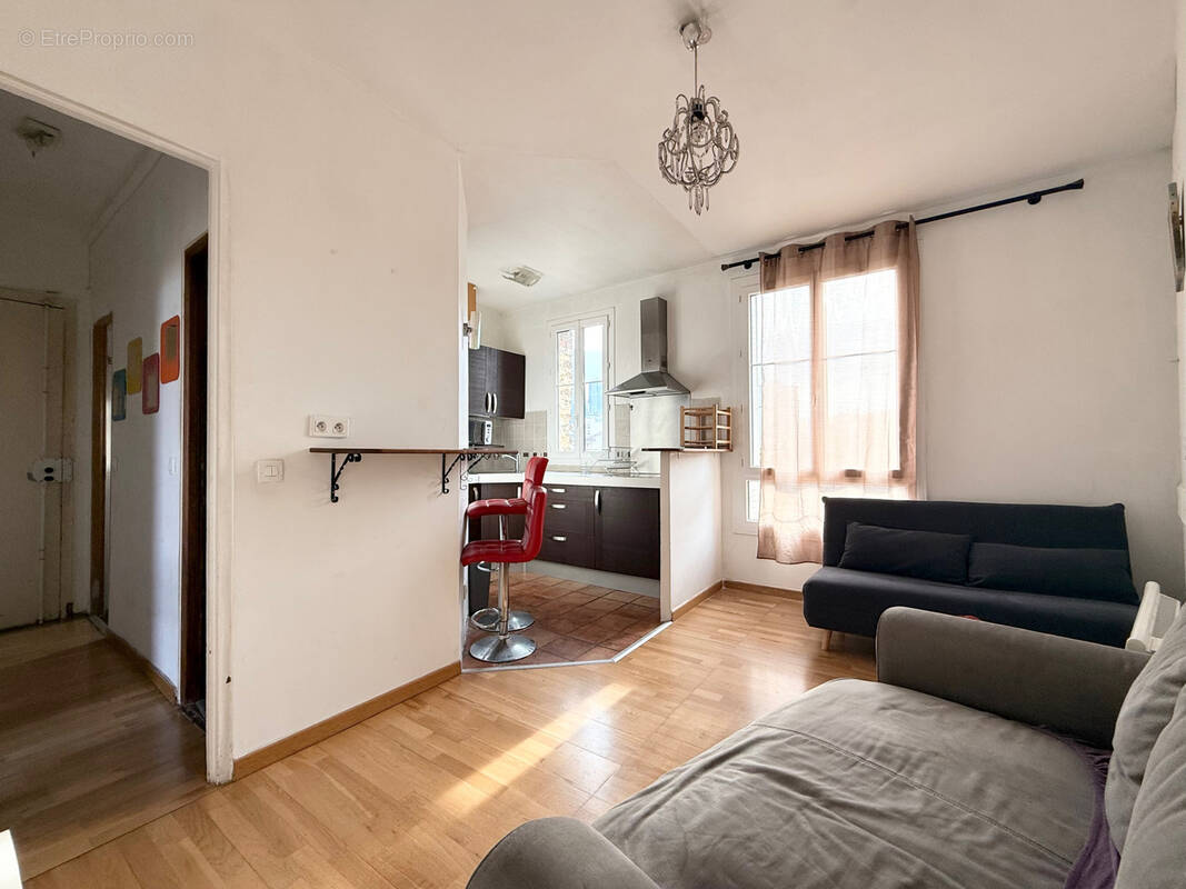 Appartement à COURBEVOIE