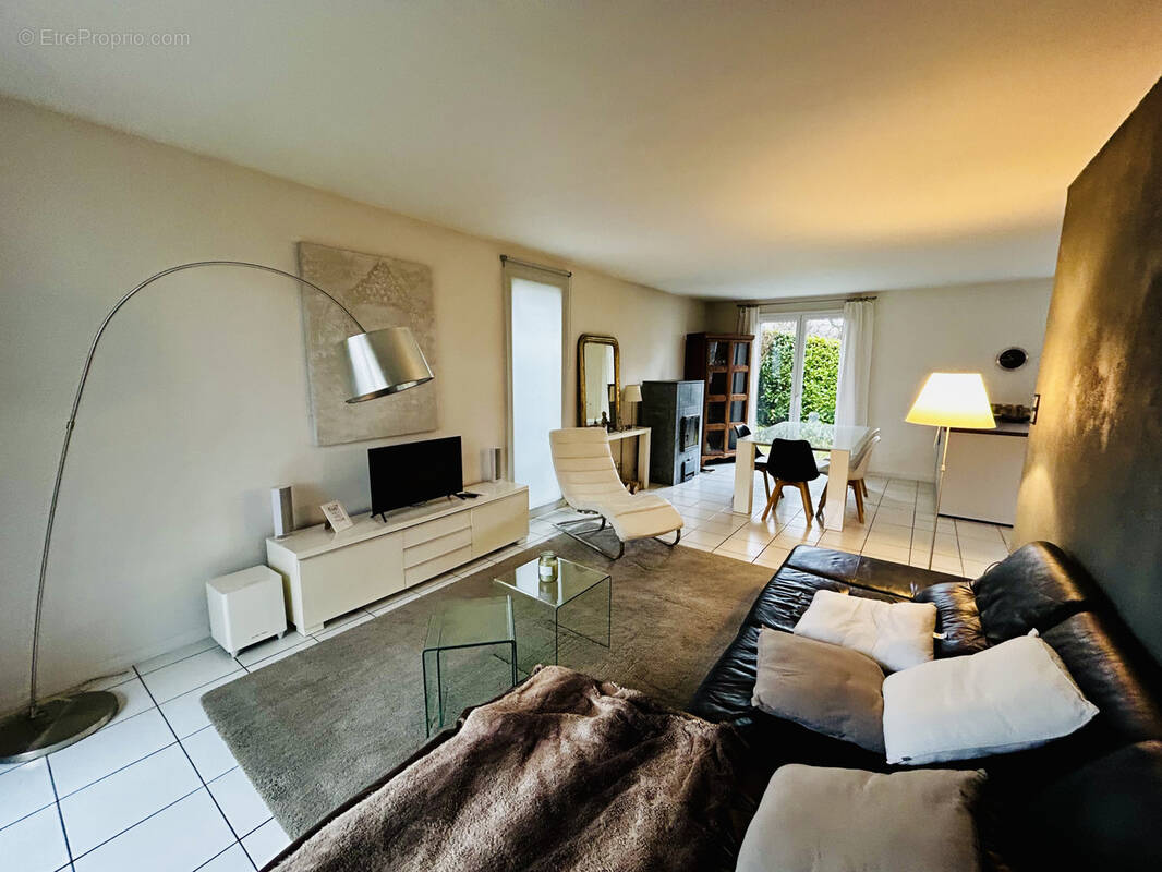 Maison à VILLE-LA-GRAND