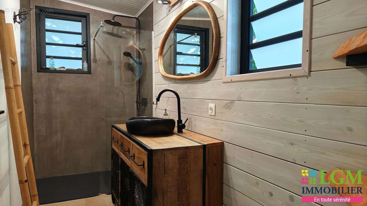 Maison à LA PLAINE-DES-PALMISTES