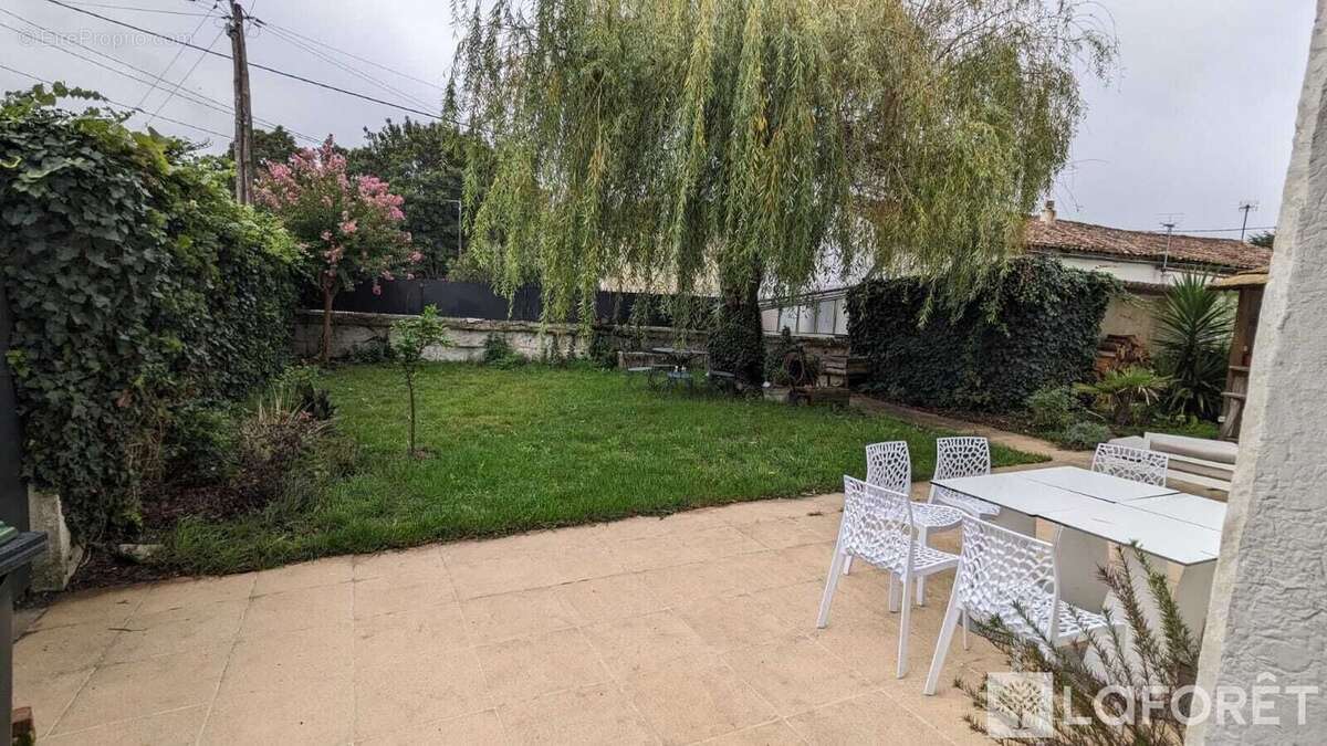 Maison en pierre à Saintes (17) rive droite - photo 5