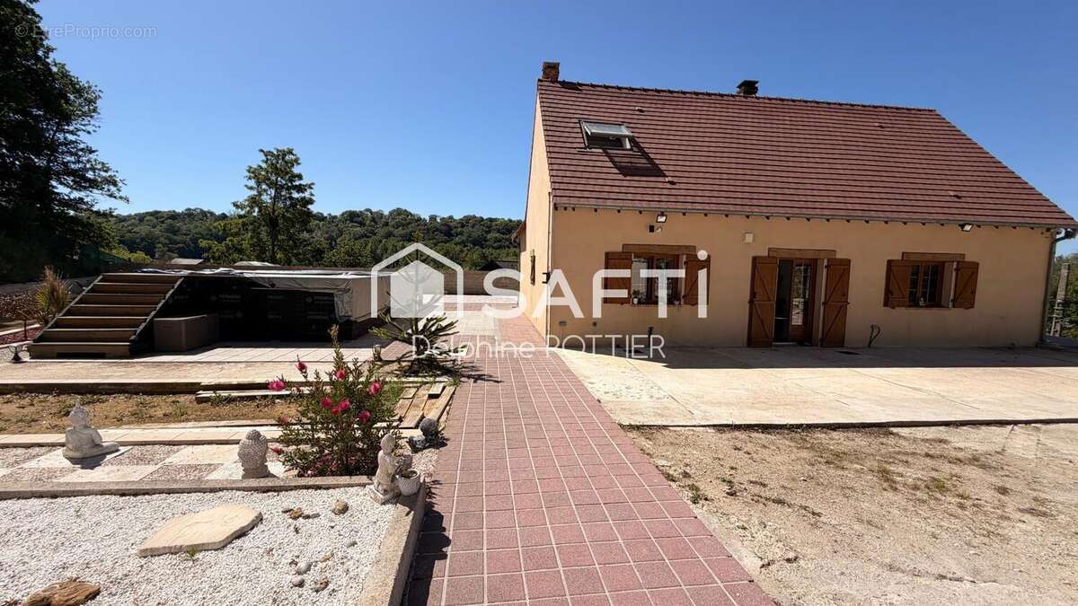Maison 138 m² à Crepy-En-Valois  - photo 2