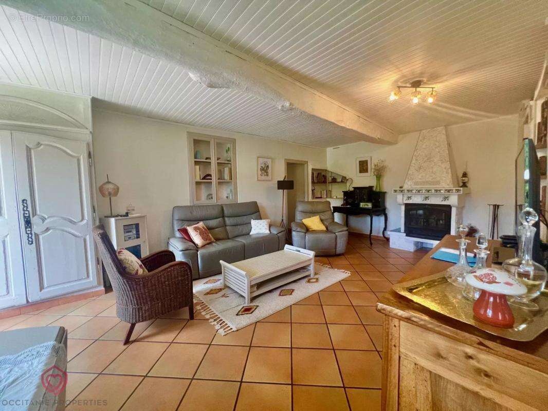 Maison à SAINT-PIERRE-DE-RIVIERE