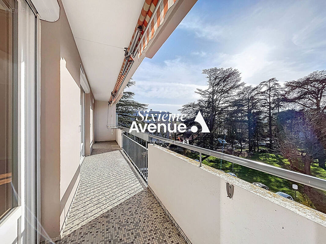 Appartement à DECINES-CHARPIEU