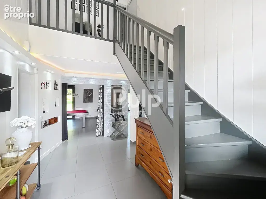 Maison familiale individuelle, lumineuse et contemporaine avec grand jardin - photo 11