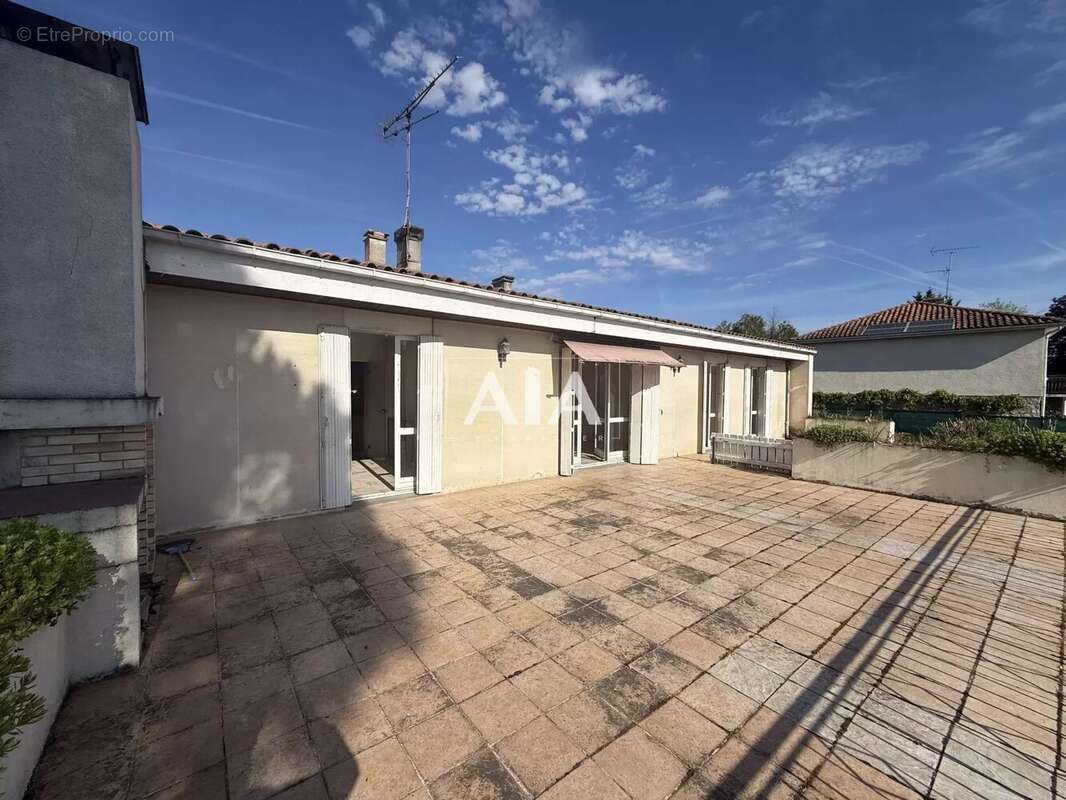 Maison à CHAMPNIERS