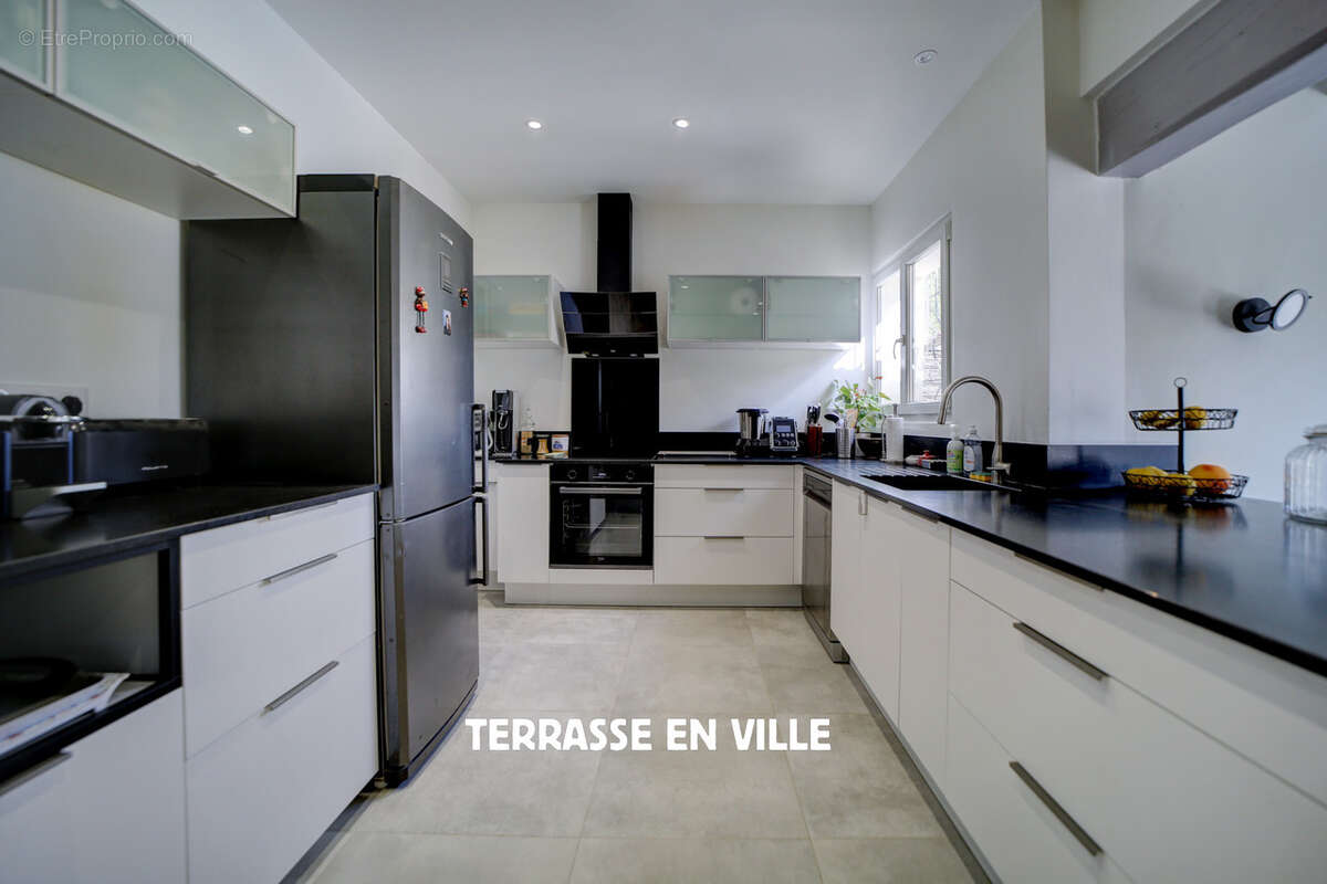 Belle villa renovee 214m2 - quartier fontsainte - t2 independant - piscine - 940 000€ - photo 10