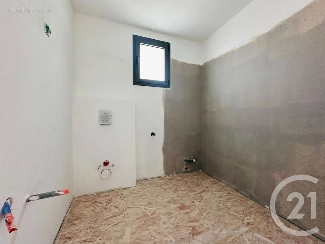Maison 134 m² à Salignac  - photo 8