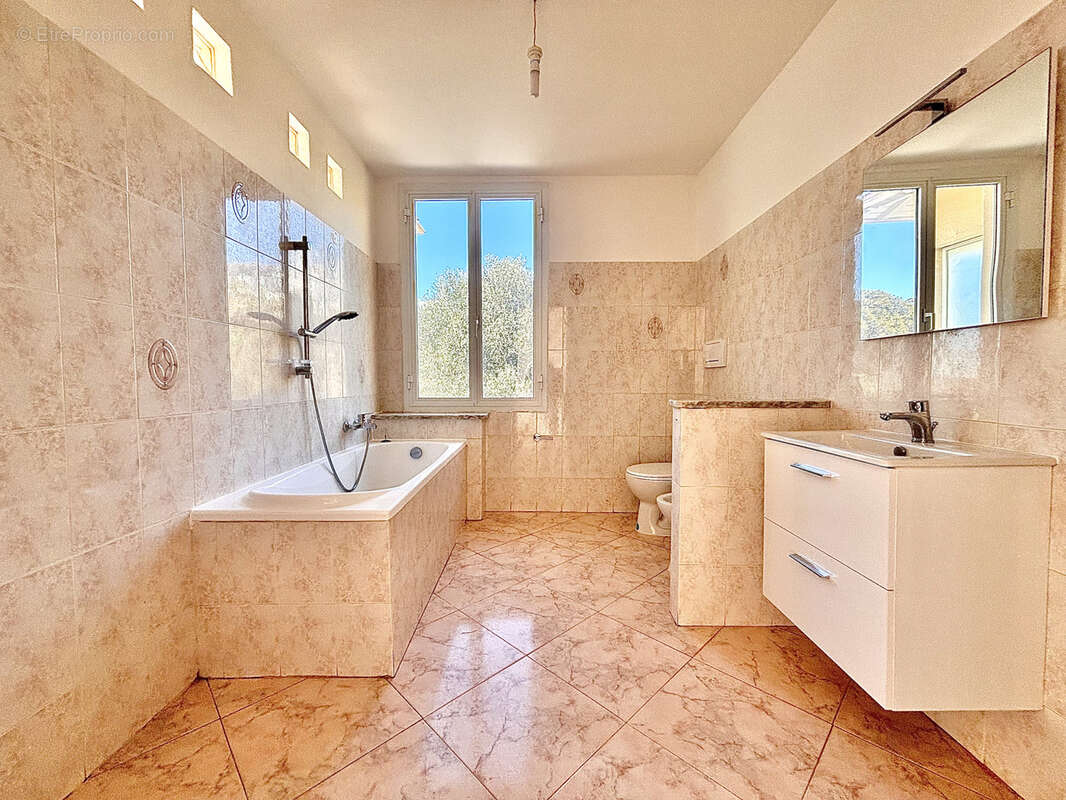 Appartement à MENTON