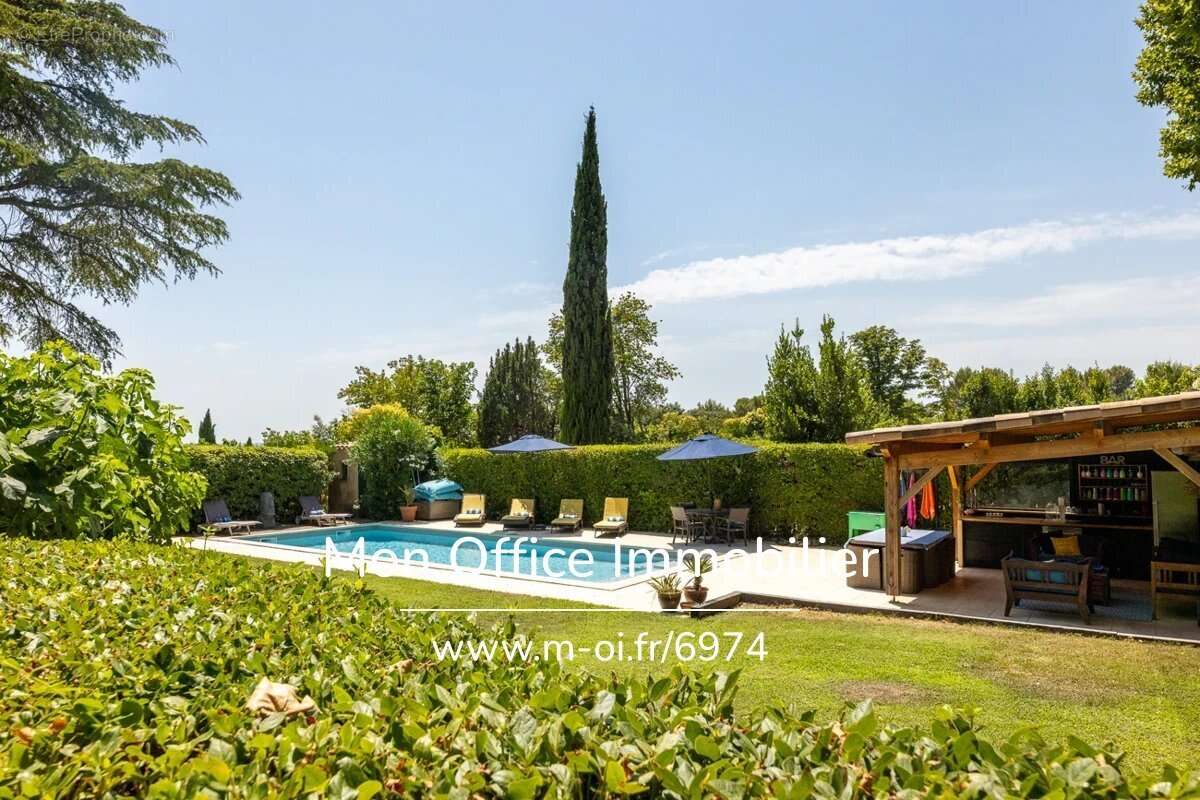 Référence : 6974-TLE - Aix en Provence - Bas de Bastide - XIX e siècle - 7 pièces - Proche centre ville - Piscine - Pool house-  - photo 15