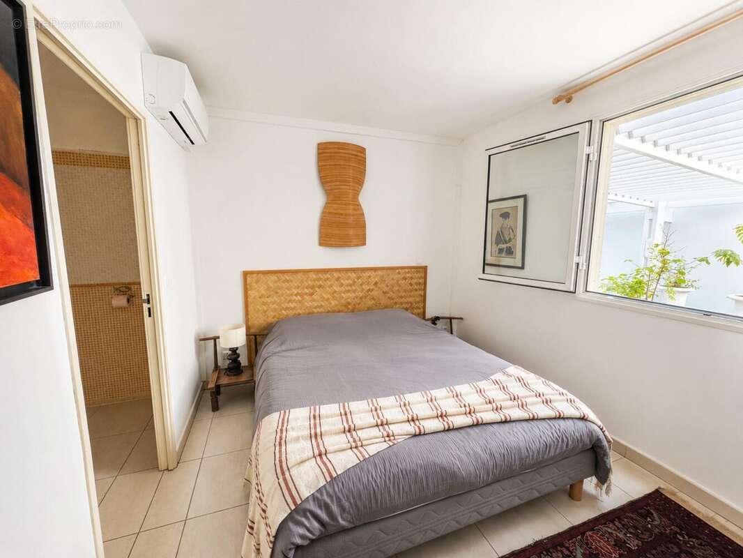 Appartement 110 m² à Saint-Leu  - photo 8