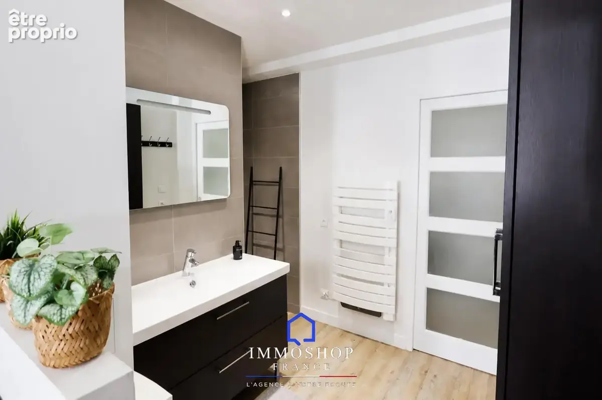 Villa 200m2 T5 - La Salette 13011 Marseille - photo 10