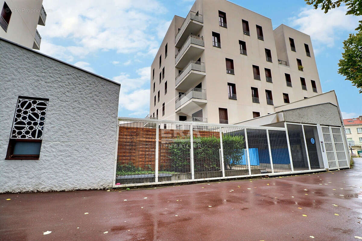 Appartement à LA COURNEUVE