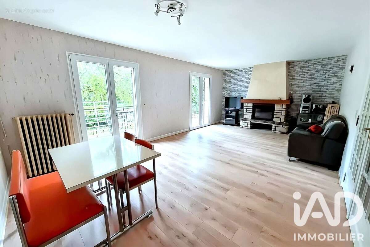 Photo 3
