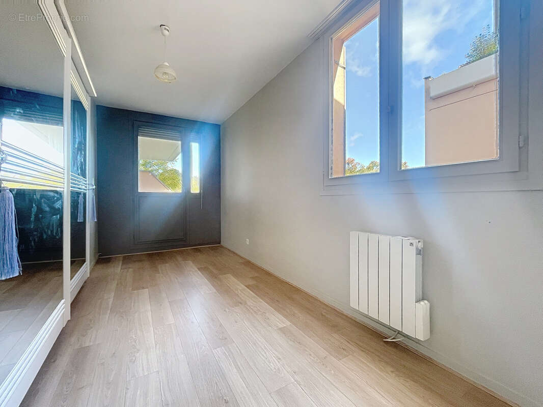 Appartement à SAINT-GENIS-LAVAL