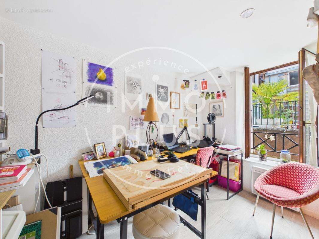 Vente - Appartement - 3 pièces + cuisine - 62,48 m² - 274 000 € - photo 9