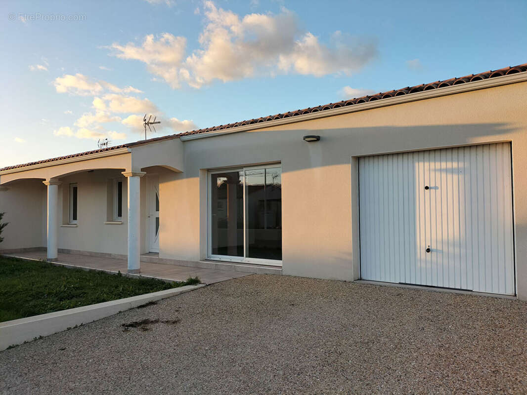 Maison à TONNAY-CHARENTE