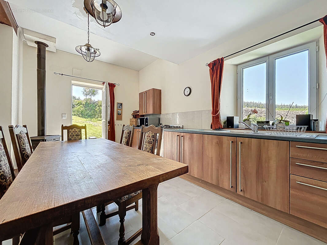 Maison à SAINT-SAUVEUR-LE-VICOMTE