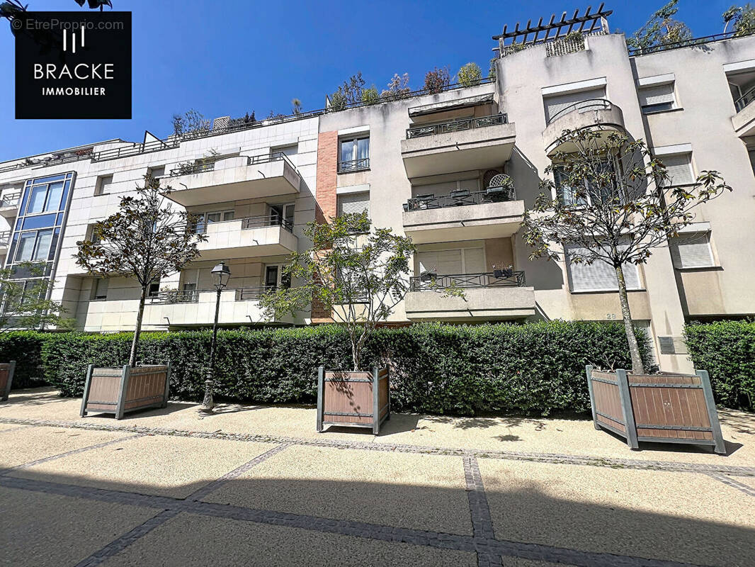 Appartement à COURBEVOIE