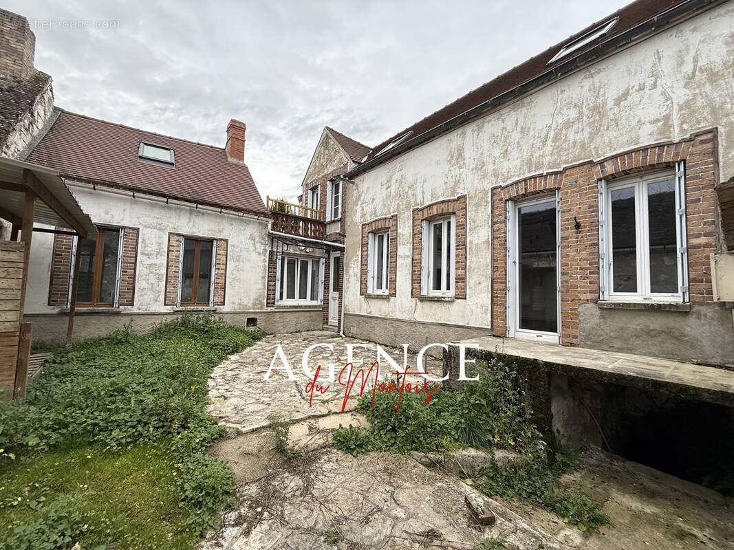 Maison à SERGINES