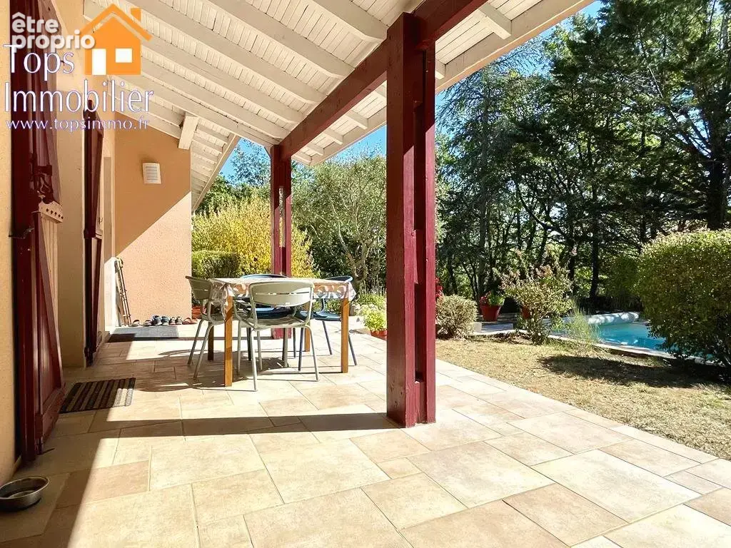 Maison plain pied 4 chambres avec piscine, double garage et parc arboré - photo 3