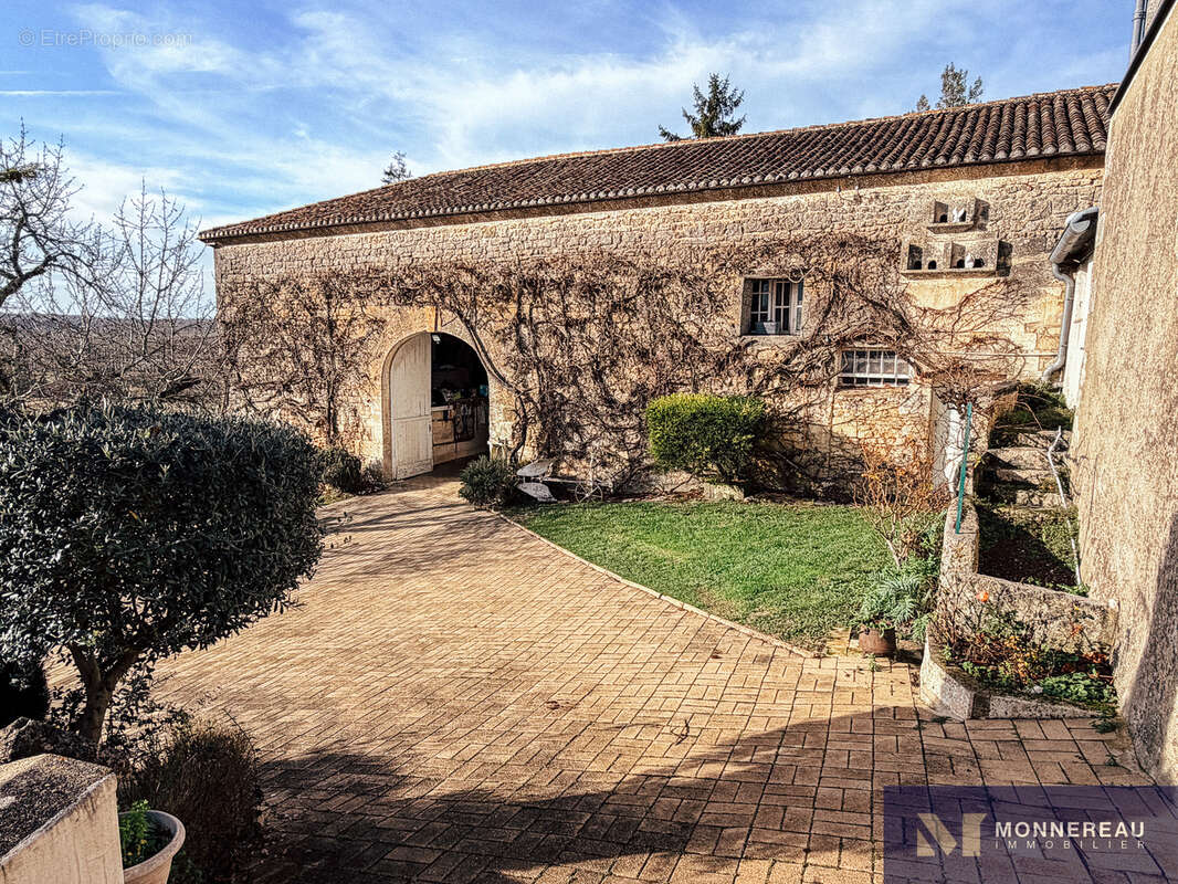 Maison à MOUTHIERS-SUR-BOEME