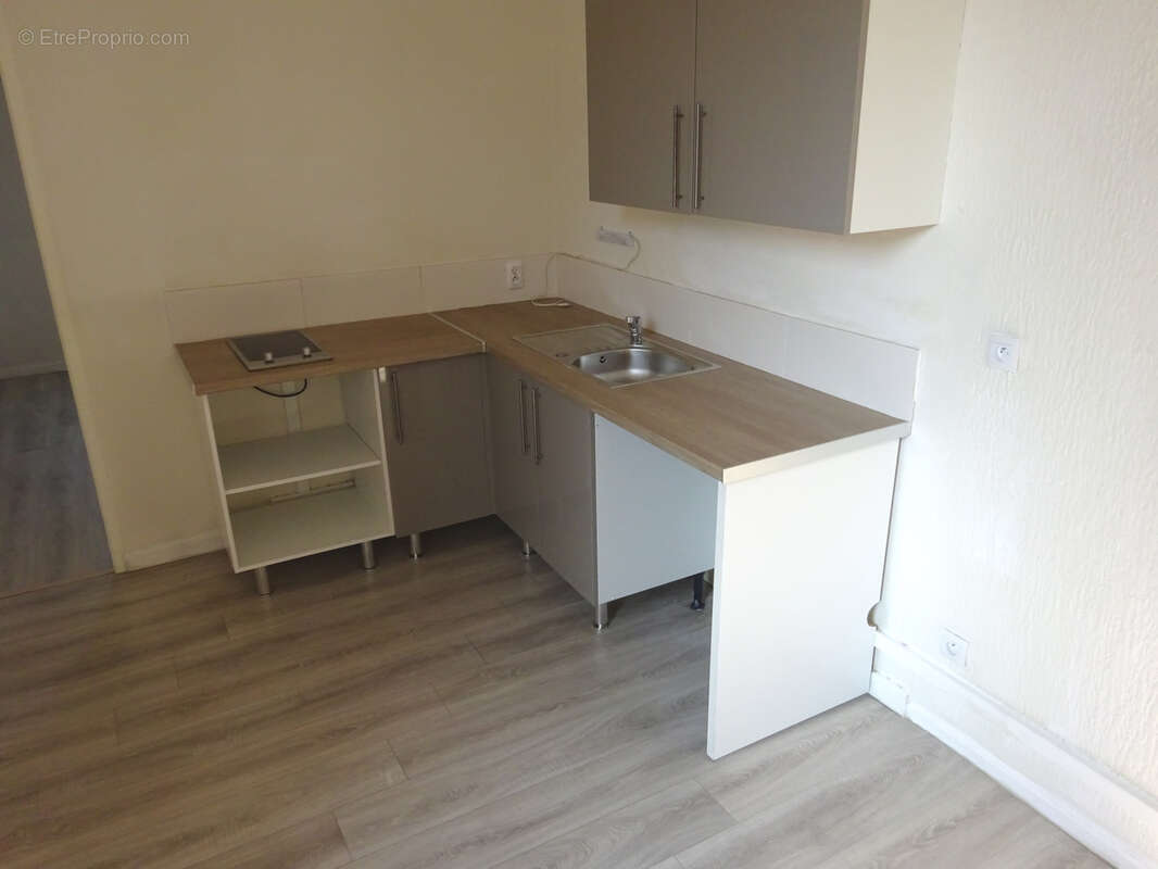 Toulon : appartement loué IDEAL INVESTISSUER de 32m2 à acheter 89000 € - photo 2