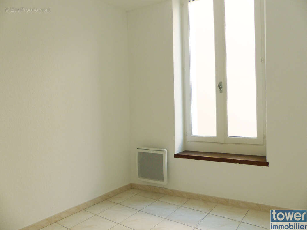 Appartement à LAMALOU-LES-BAINS