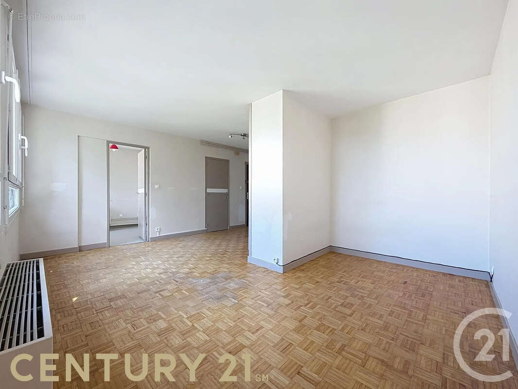 Appartement à GENAY