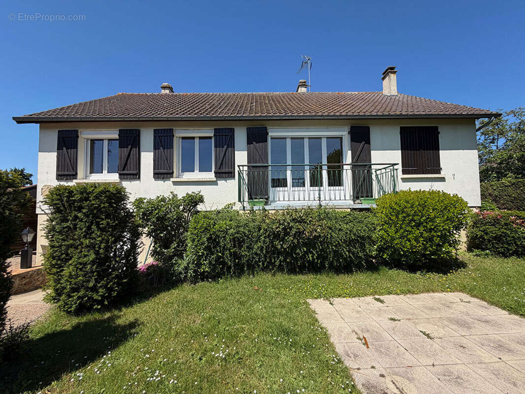 Maison à CIERREY