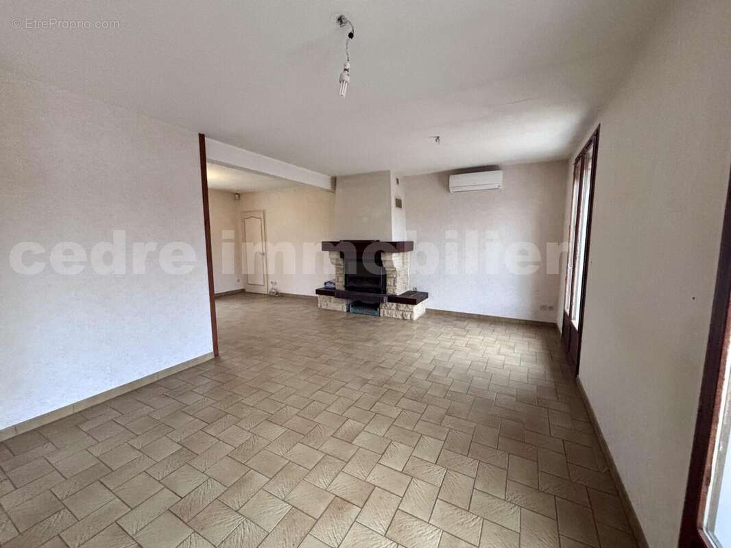 IMG_0354 - Maison à SAINT-PRYVE-SAINT-MESMIN