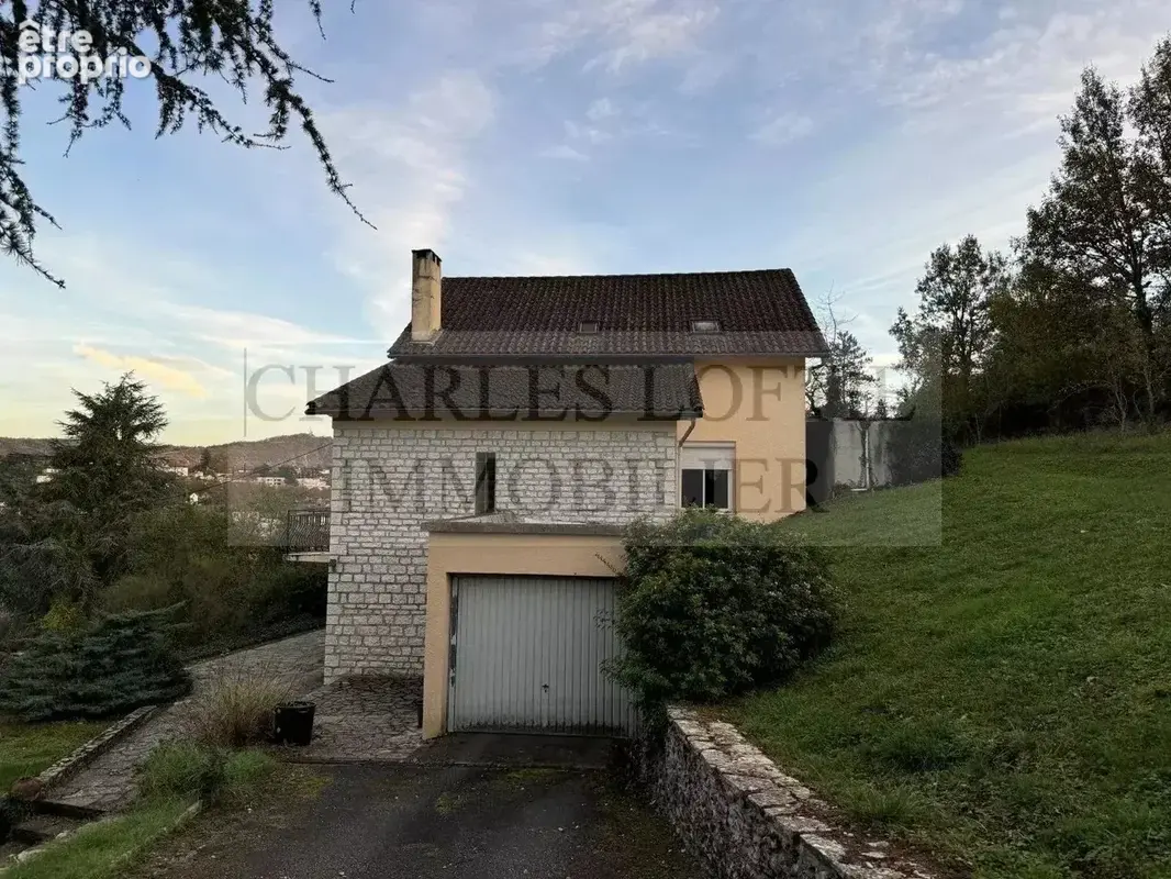 Maison familiale spacieuse avec grand terrain et garage - photo 17