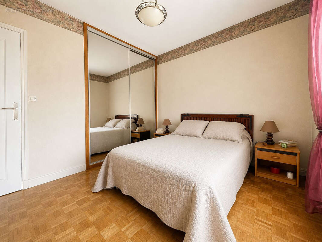 Appartement à MARSEILLE-5E