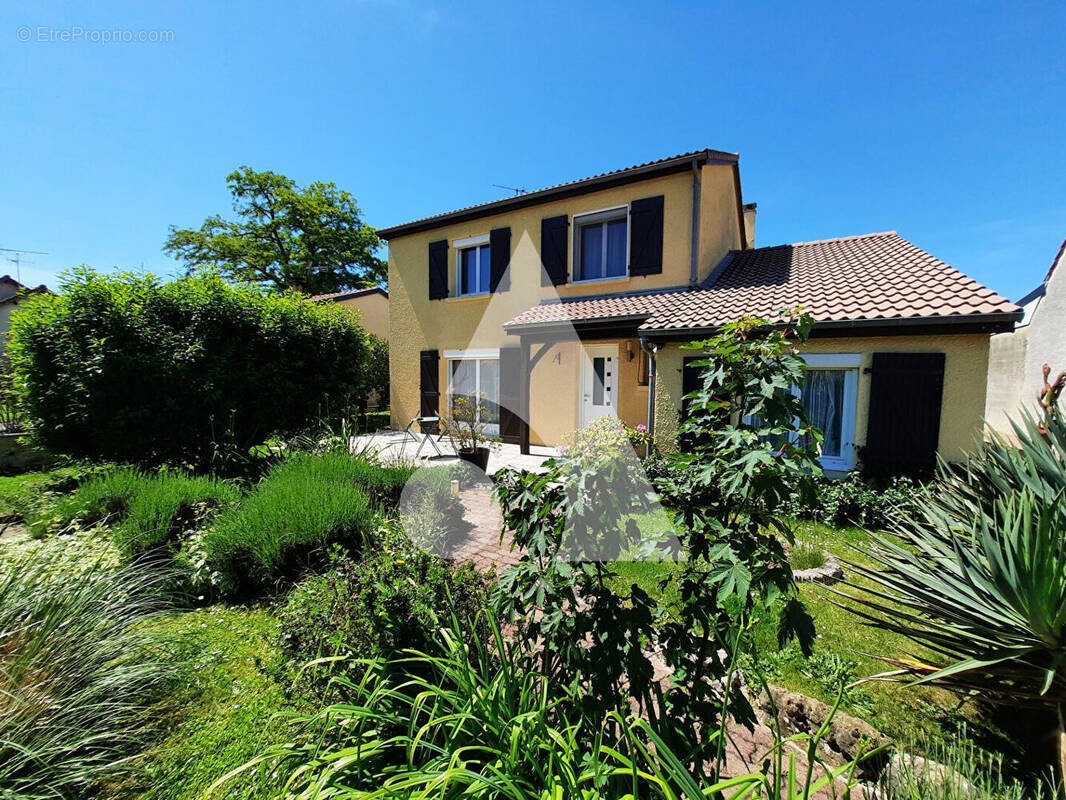 Maison à HEILTZ-LE-MAURUPT